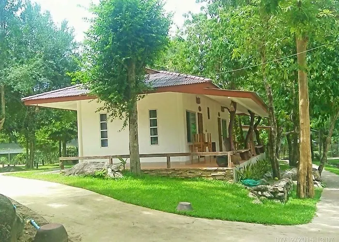 บ้านพัก ลันดารีสอร์ทและออร์คิด 3*