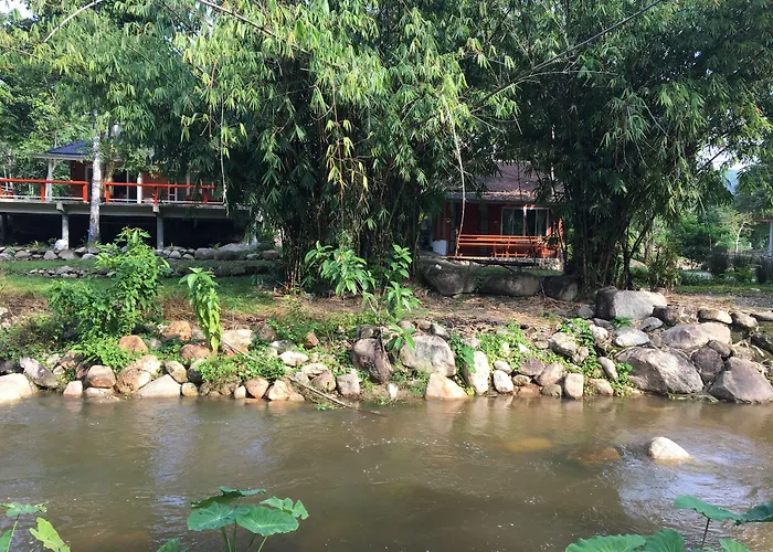 ลันดารีสอร์ทและออร์คิด บ้านพัก สวนผึ้ง